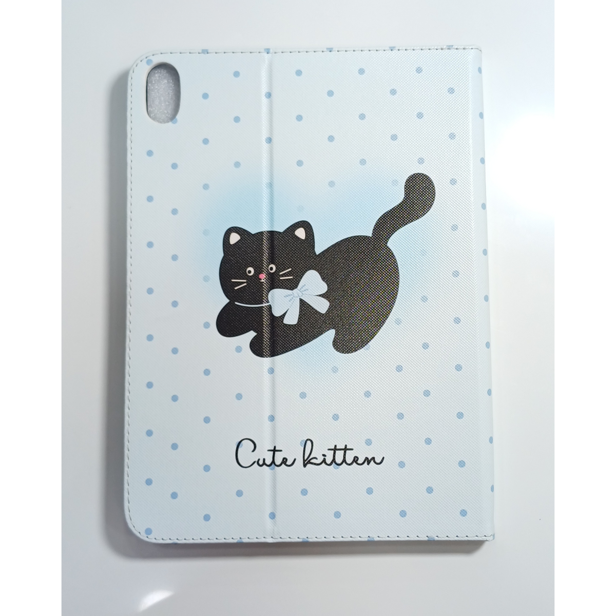Cute Kitten Flip Cover for iPad Air A16 (2025) or iPad 10 gen 2022